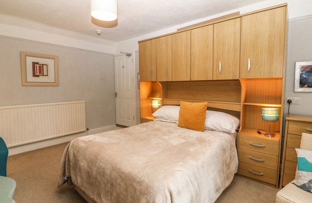 Muriau Park, CAERNARFON