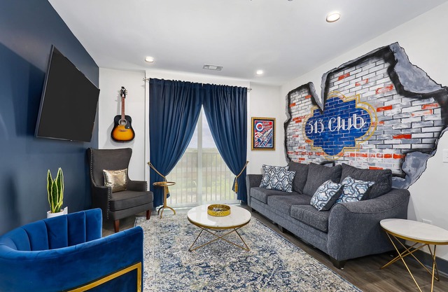 Muse | Rockstar downtown condo with private balcony, central AC & gym