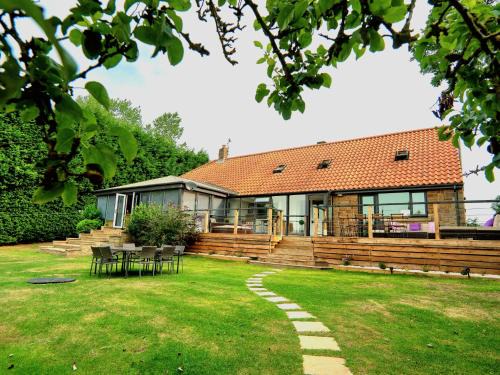 Host Stay Hideaway Cottage 