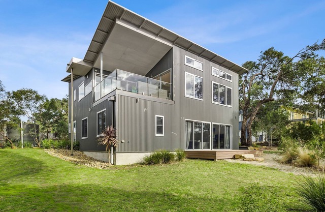 Narani Way I Walk to Beach I Pet Friendly