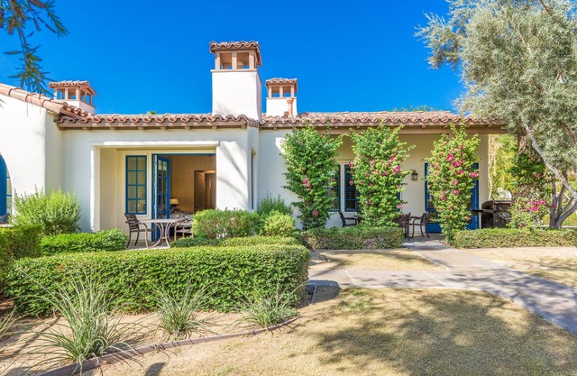 Lux Villa Clubhouse 