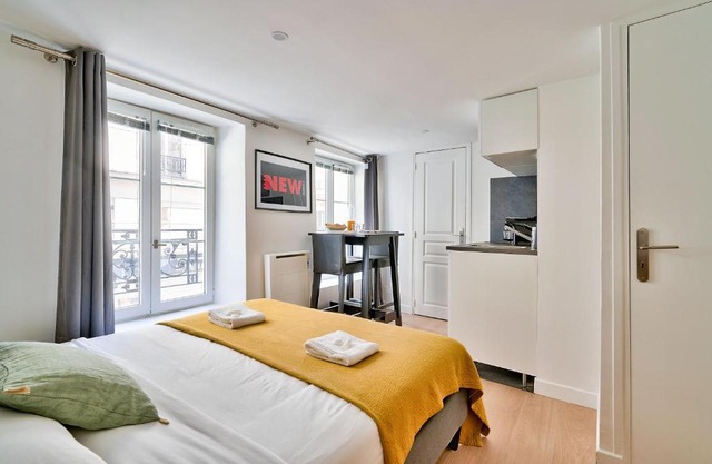 New and Bright Studio in the Heart of Paris (1G)