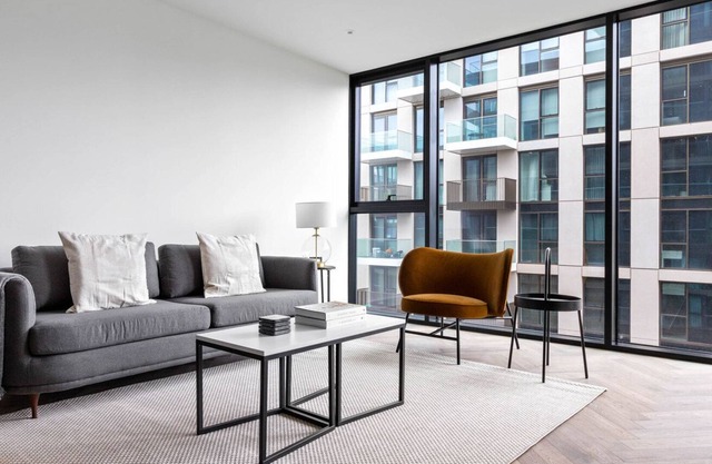 Newly built City of London 2BR w/ Concierge, nr Tower Hill, by Blueground