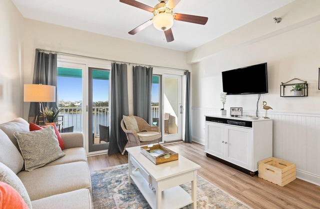 Carillon Beach Inn 
