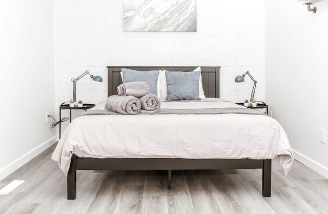 Newly Renovated Urban 2story(7C) OSU/Central ❤Near EVERYTHING!