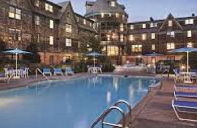 Newport-RI Longwharf Rental-Downtown Location