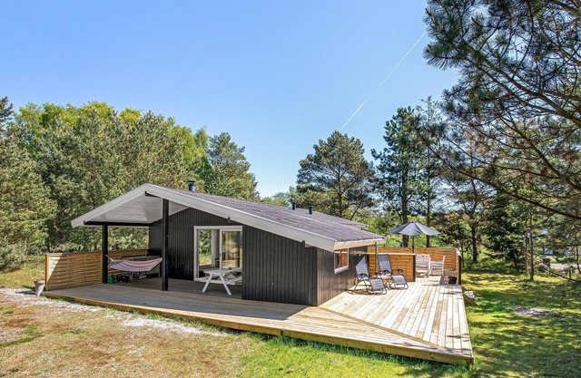 Nice home in Aakirkeby with WiFi