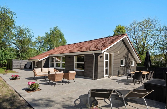 Nice home in Hemmet with sauna