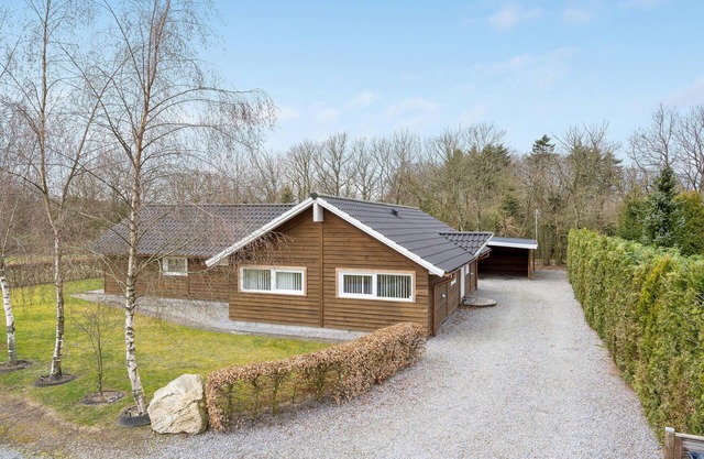 Nice home in Hovborg with kitchen