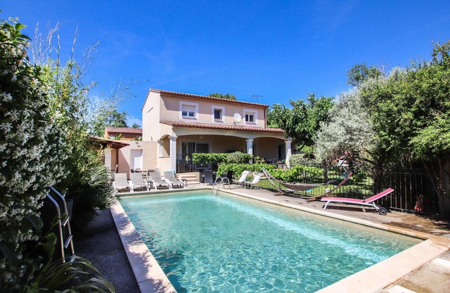 Accommodation Les Angles 