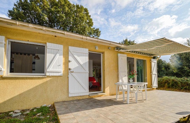 Nice home in Sisco w/ 2 Bedrooms