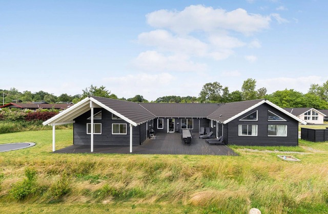 Nice home in Vejby with sauna