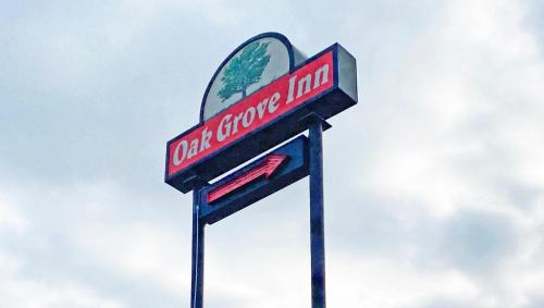 Oak Grove Inn 