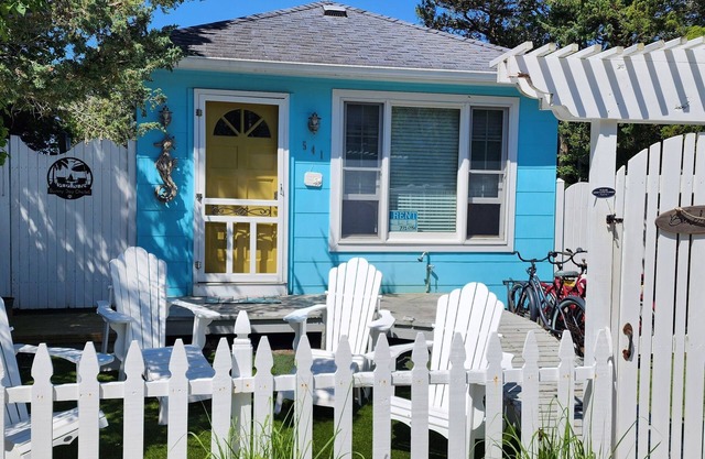 Ocean Beach Fire Island 3bds/2bth,3 Houses from the Beach! Huge back&front yard