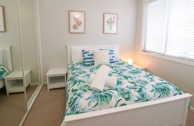 Ocean Bliss at Blacksmiths-Short walk to the beach