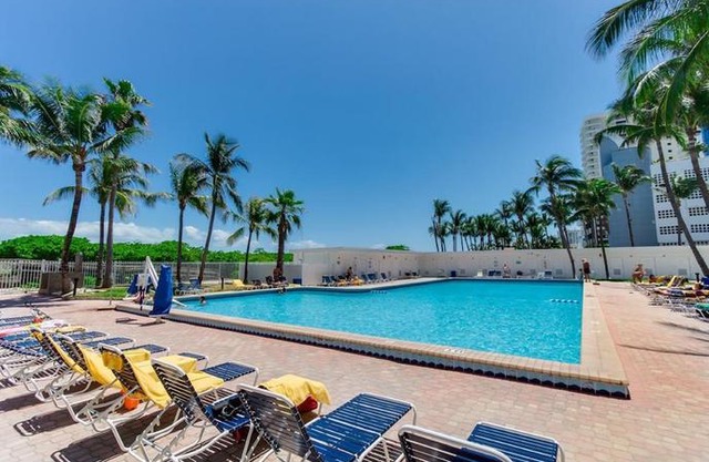 Ocean Front Casablanca Studios With Full Kitchens & Beach Access By Bl Rentals