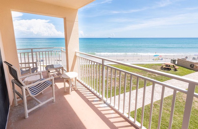 Ocean Front Complex -beautiful Ocean Views! Can't Get Any Closer To The Ocean!