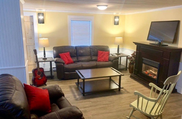 Ocean Historical Ellis Saint 