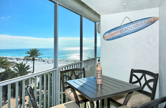 Ocean View Right on Beach 2br/2ba Steps to #1 Beach Directly on Siesta Key
