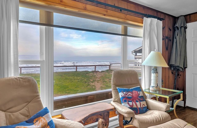 Sea Escape Lincoln City 