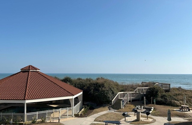 Oceanfront Oasis, Steps to the Beach, Community Pool Available