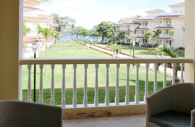 Bungalow Cozy At The Beach Town 