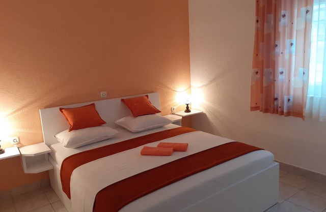 One bedroom apartment with terrace Gradac, Makarska (A-11332-c)