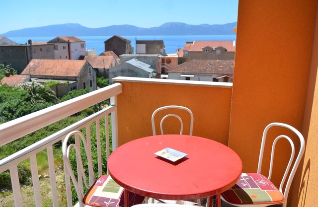 One bedroom apartment with balcony and sea view Gradac, Makarska (A-13681-c)