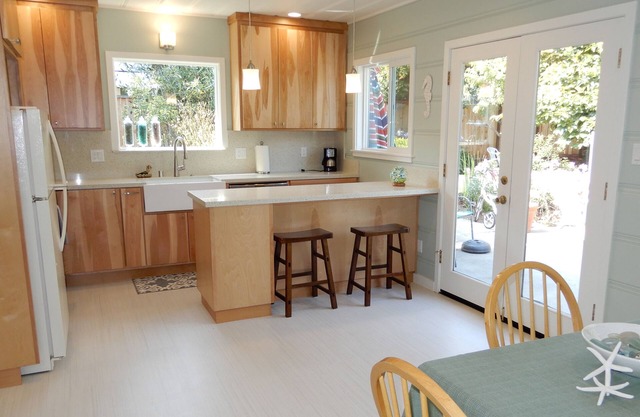 Opal Cliff Drive Cottage- with Private Beach Access