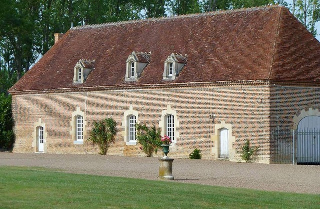 Dependance Of Century Castle Listed Monument 