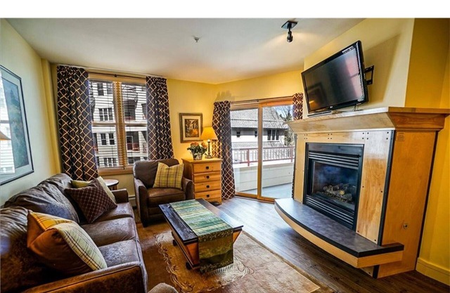 Outstanding 2BR in River Run. Fully stocked, steps from gondola and shopping