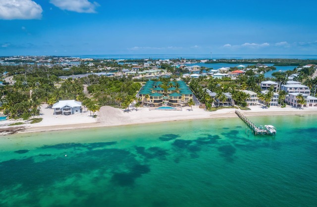 Pa Palm Court Cocoplum Beach Marathon 
