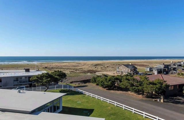 Pacific Terrace 