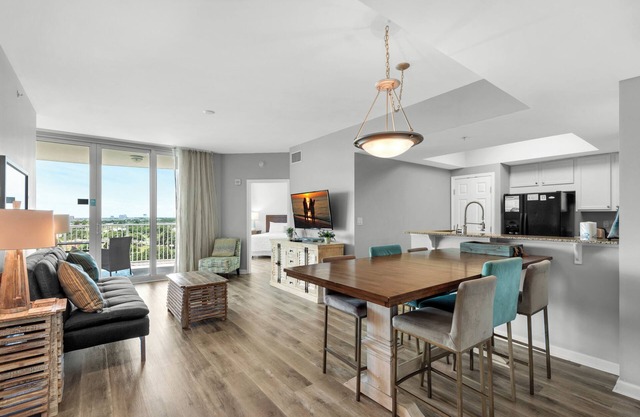 Palms 2916 | Beach Nearby + Lagoon Pool🌴