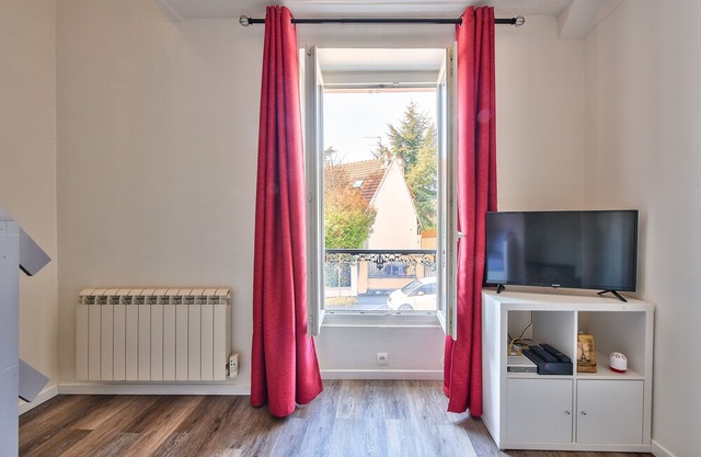 Paris Gare du Nord - Stade de France - Casino, Lake & Thalasso 12min