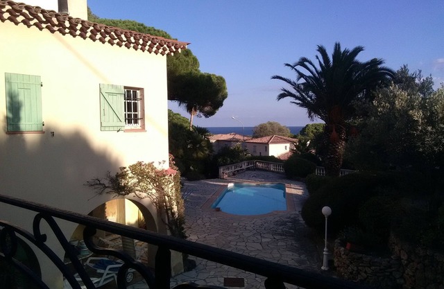 Peaceful 1930s villa just a stone's throw from the sea