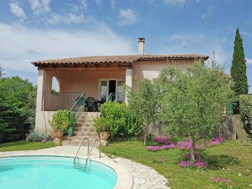 Villa Round Swimmingpool 