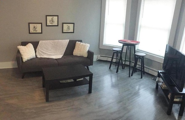 Perfect 1 Bedroom Getaway near downtown