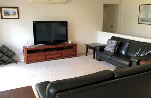 Perfect family getaway, a short walk to beach and shops.