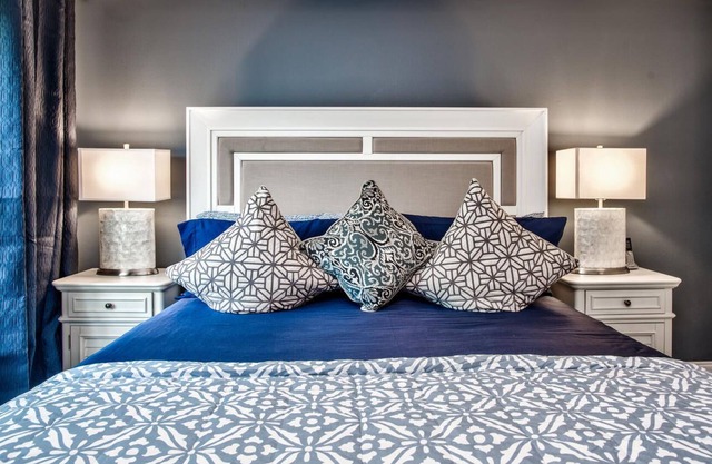 PERFECT vacation in a relaxing one bedroom with a KING size bed!