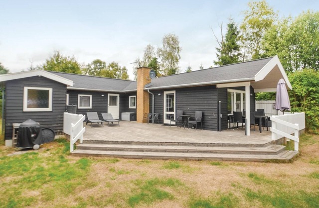 Pet friendly home in Væggerløse with sauna