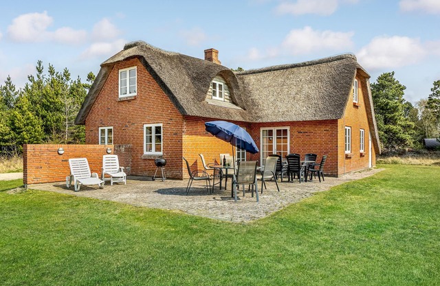 Pet friendly home in Rømø with sauna