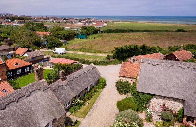 Pilgrims Cottage - Two Bedroom House, Sleeps 4