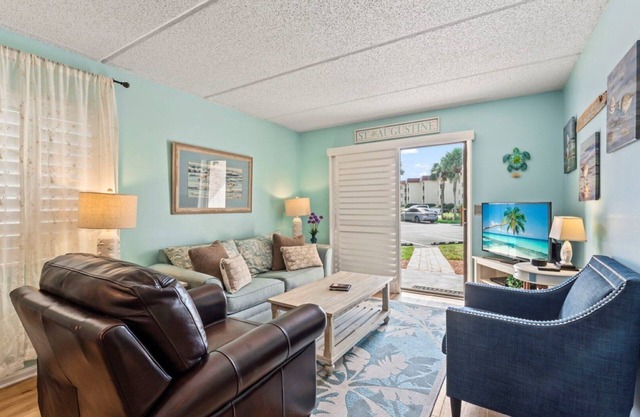 Poolside 2BR Condo in Oceanfront Resort - Sleeps 6, Steps to Beach