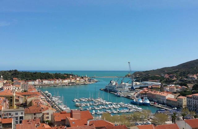 Port-Vendres - Appartement T2 avec Terrasse et Vue Mer - FR-1-309-160