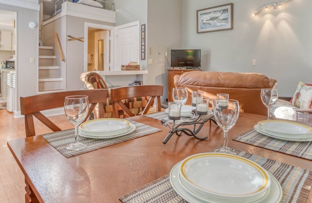 Powder Village B2 is an Inviting, Updated Sunriver Condo with Open Living Space!