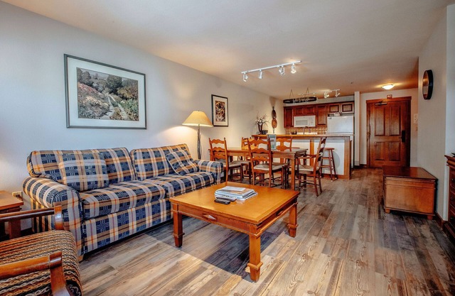 Powderhorn Lodge 
