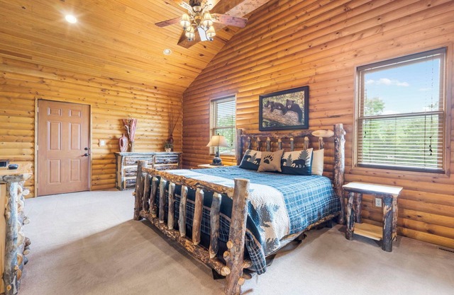 Premier Lakefront Resort Stay Pools Dock FREE Mini Golf & Amenities