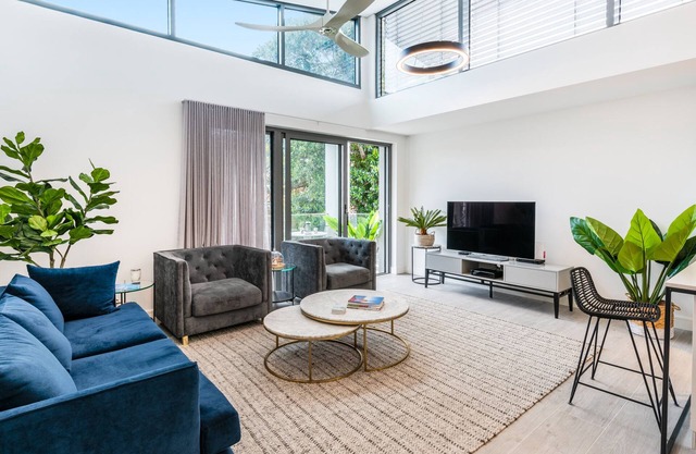 Premium Beachside apartment living in Coogee- E7