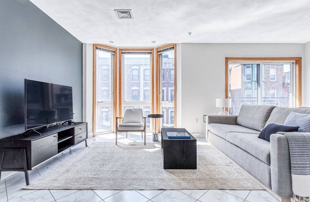 Prime North End 2BR w/balcony and rooftop on Hanover by Blueground